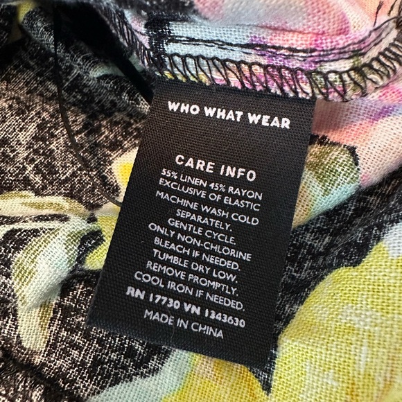 Who What Wear Black Floral Linen Long Sleeve
Smocked Button Top - Women’s L - Picture 8 of 8